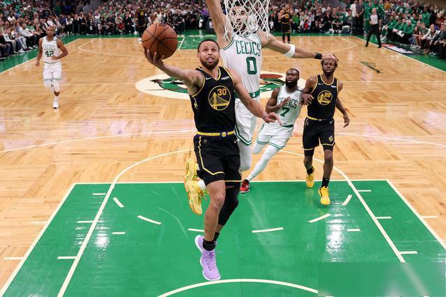 Windhorst：迈克·布朗排兵布阵很棒 布伦森下半场摧毁了科内特